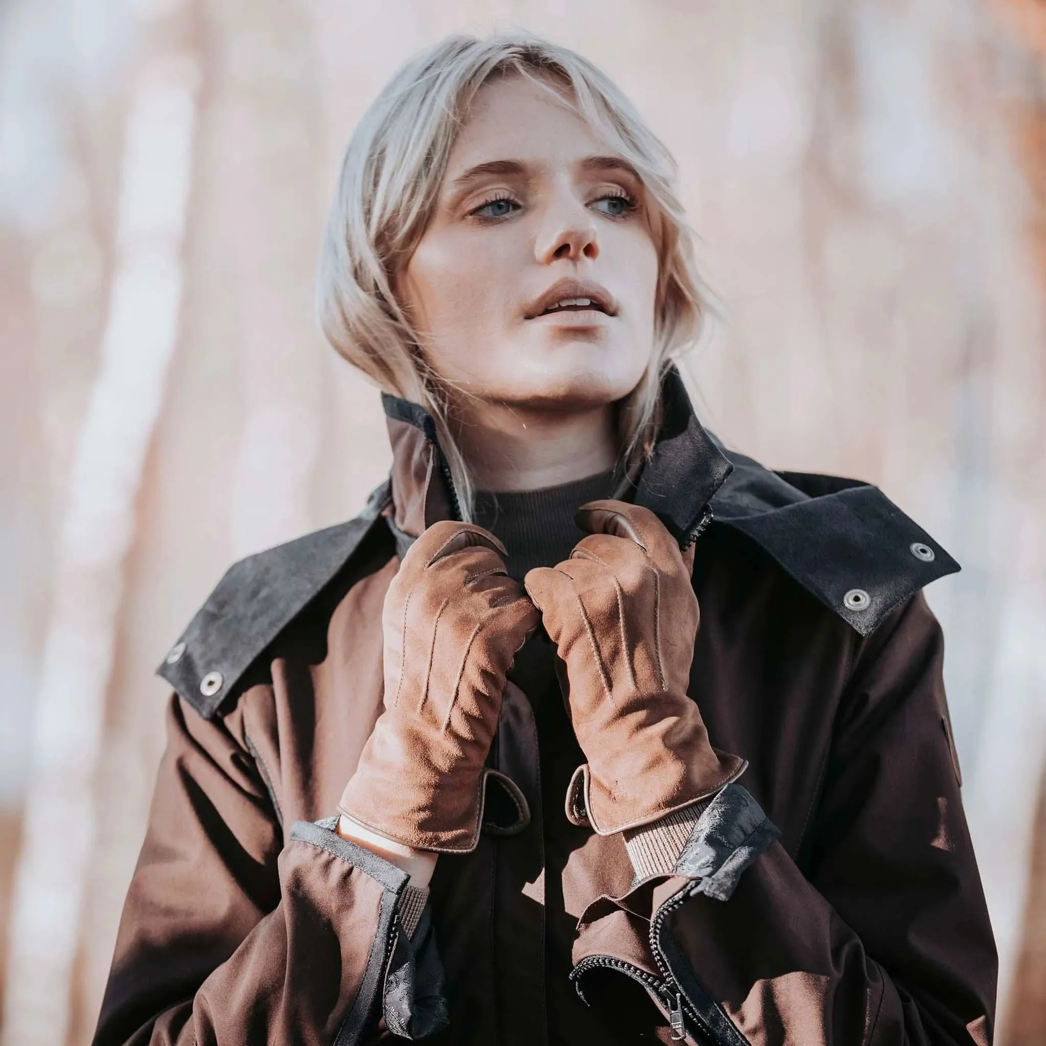 Leather & Suede Camel Driving Gloves